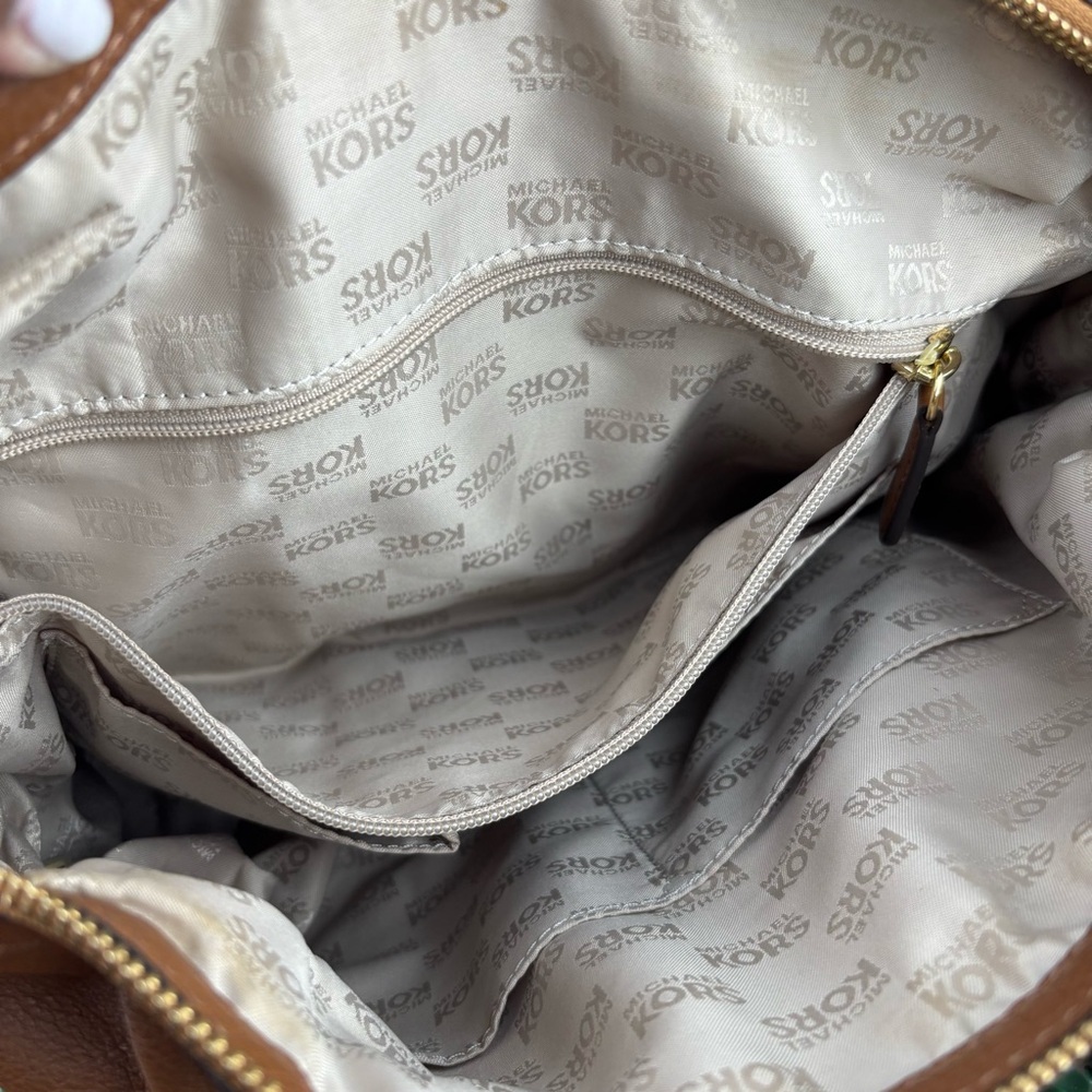 MICHAEL KORS FULTON SHOULDER BAG CAMEL BROWN COLOR - Picture 9 of 11